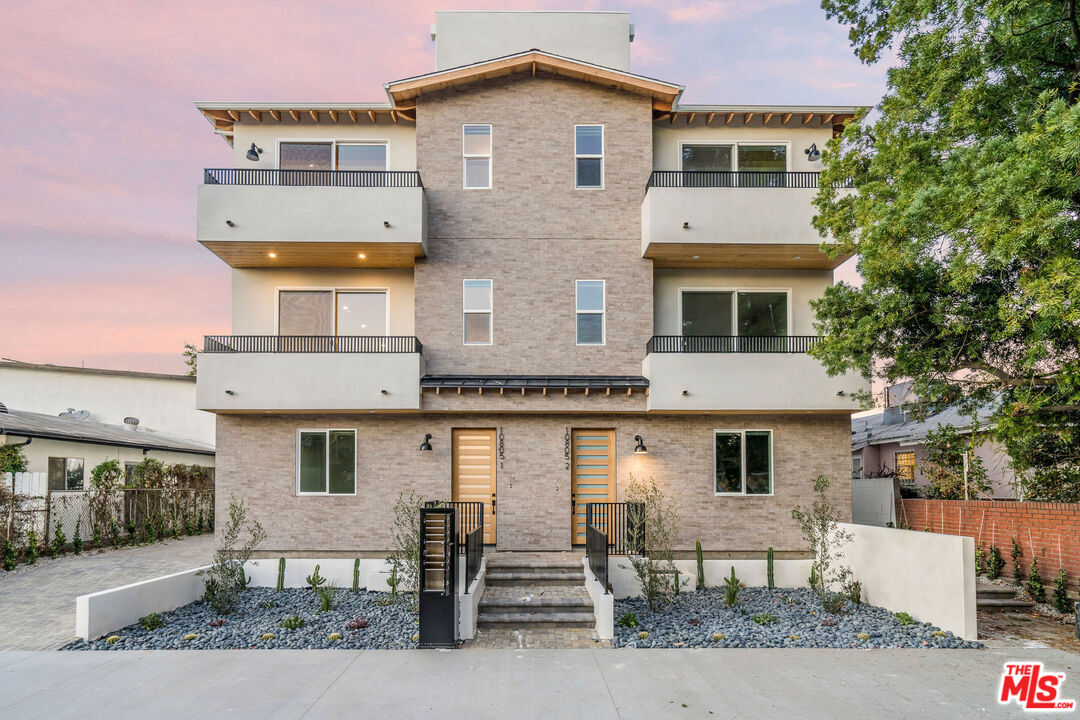 10805 Morrison St Unit: 1