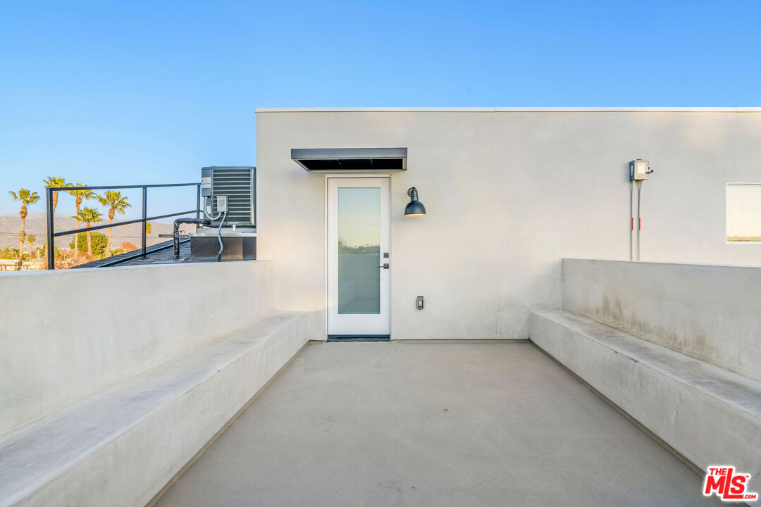 10805 Morrison St Unit: 1