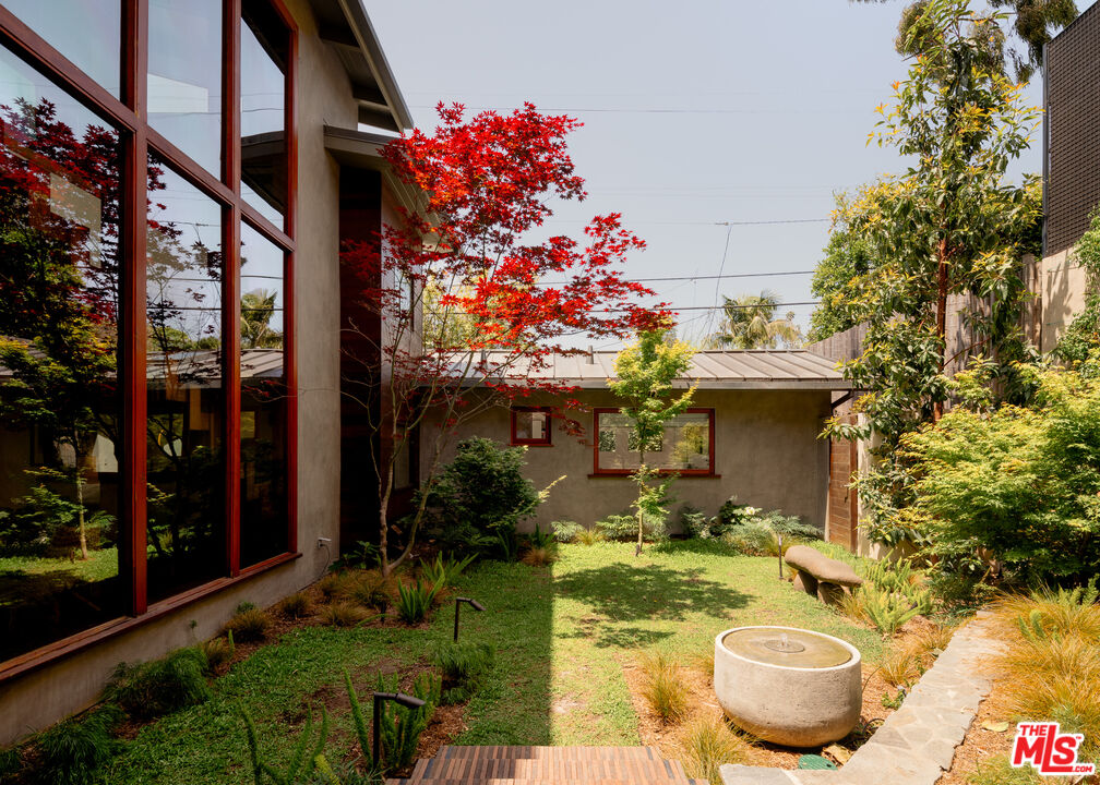 415 Mesa Rd