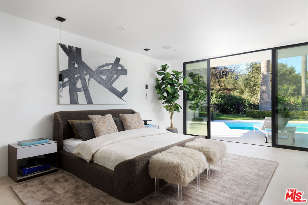 1935 Loma Vista Dr