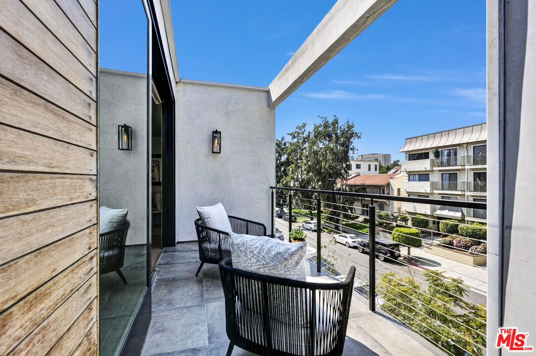 132 N Swall Dr Unit: 304