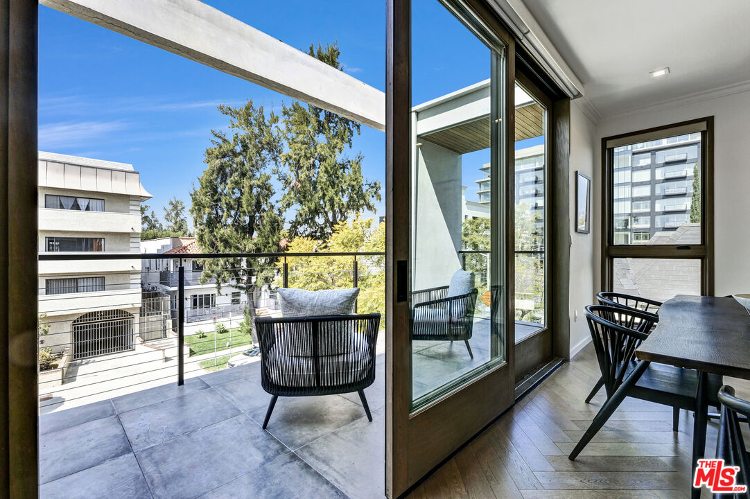 132 N Swall Dr Unit: 304