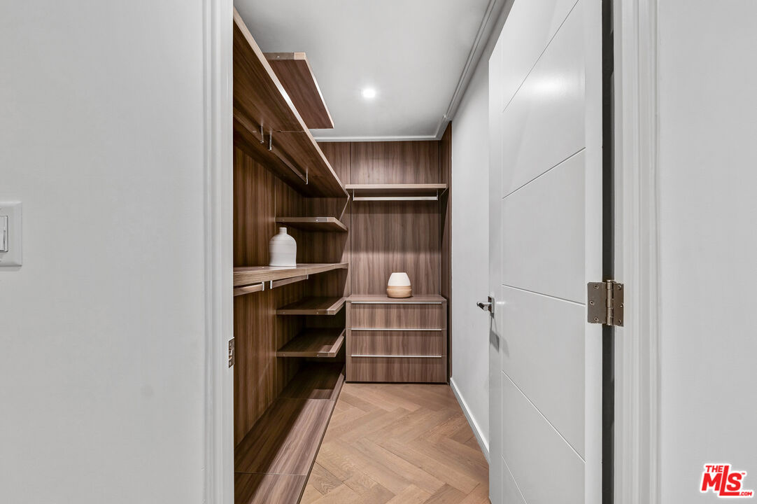 132 N Swall Dr Unit: 304