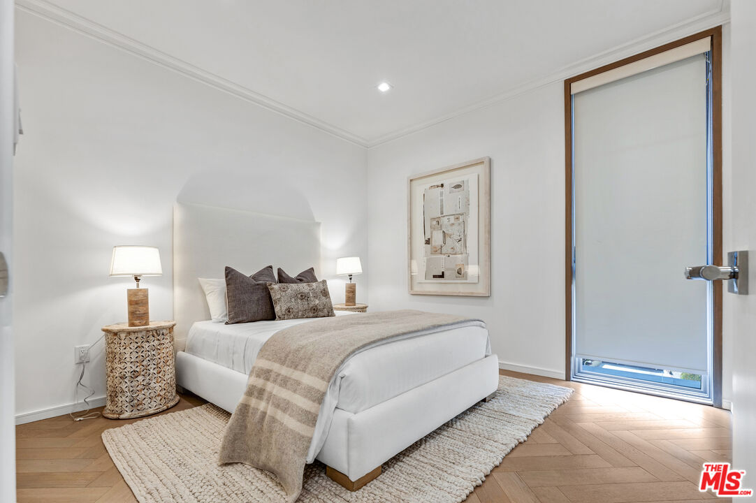 132 N Swall Dr Unit: 304