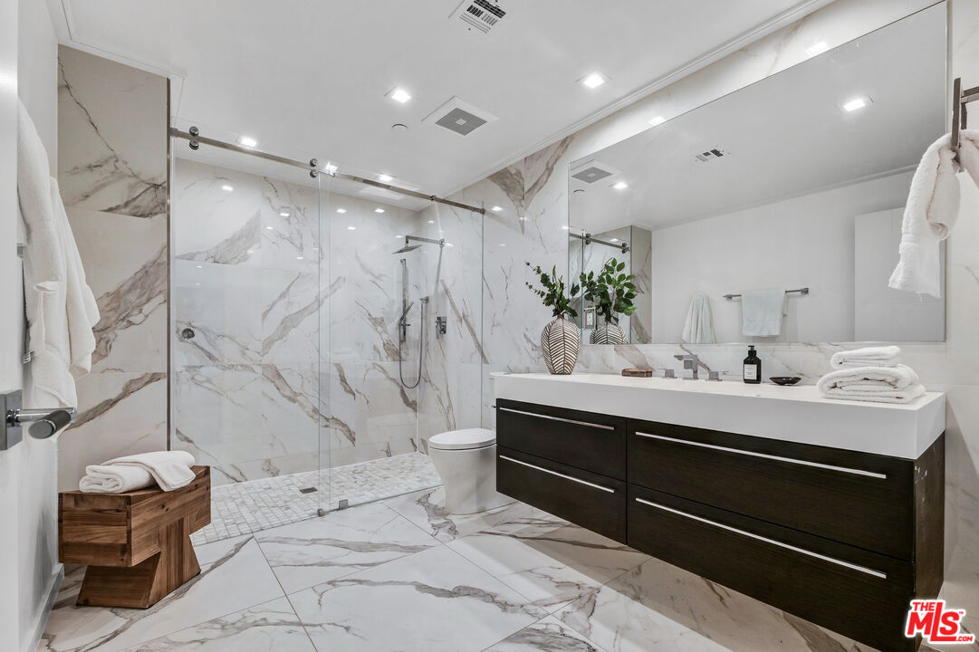 132 N Swall Dr Unit: 304