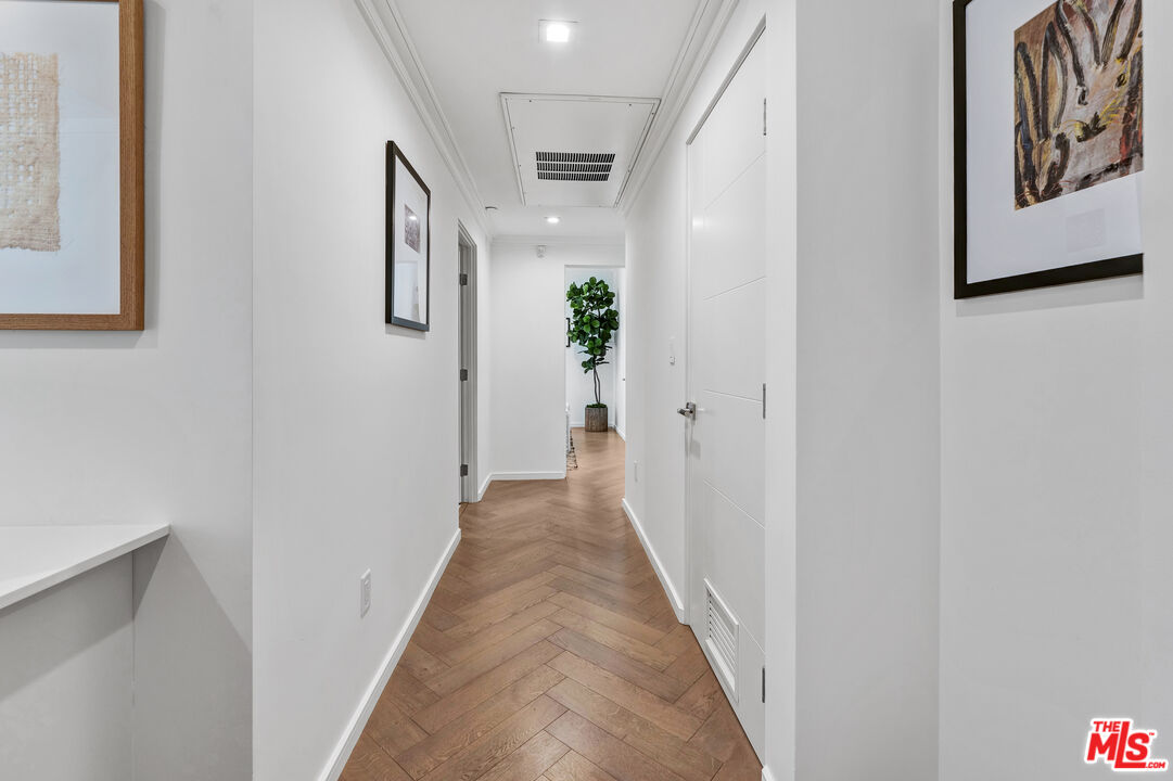 132 N Swall Dr Unit: 304