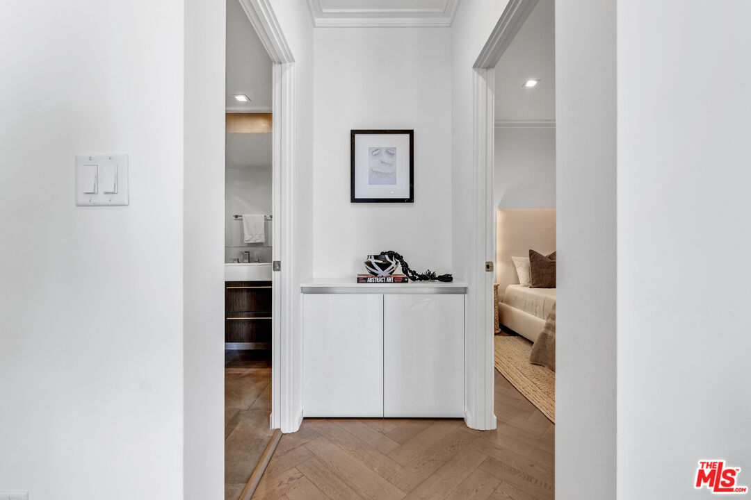 132 N Swall Dr Unit: 304