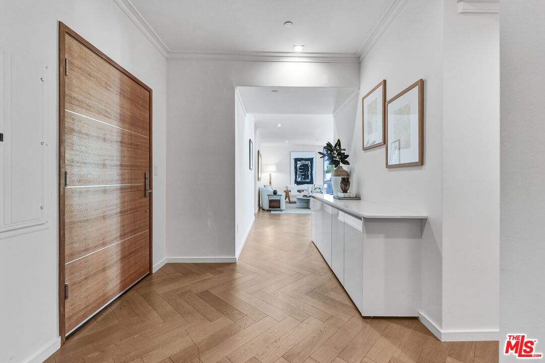 132 N Swall Dr Unit: 304