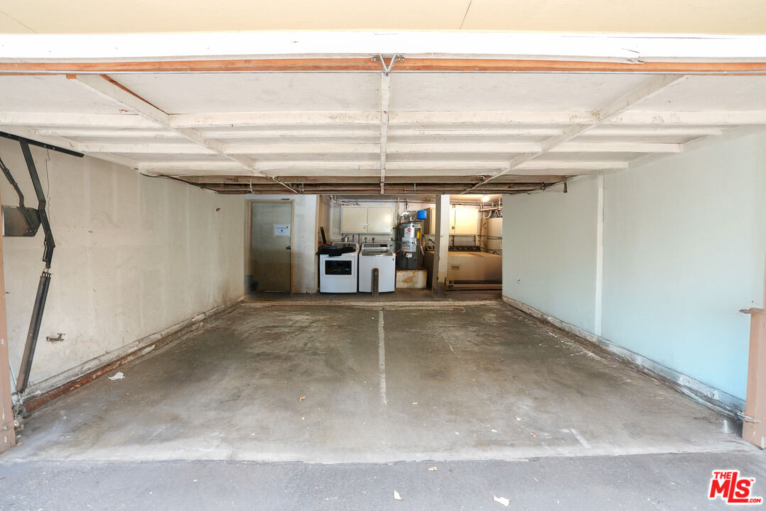 11150 Glenoaks Blvd Unit: 27