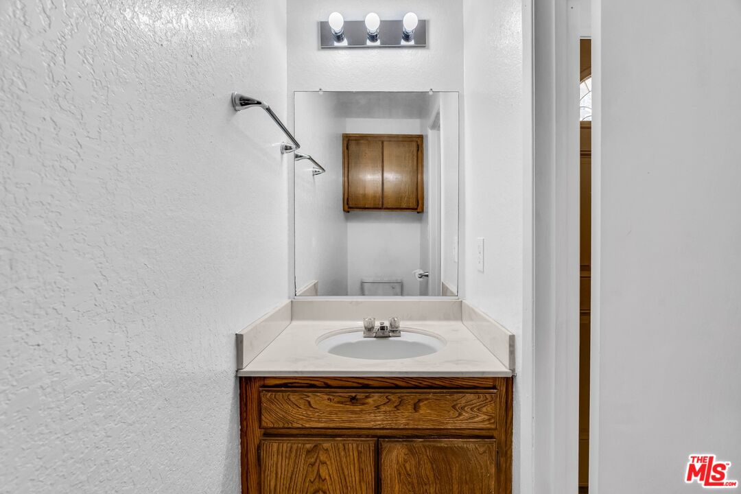 456 E Magnolia Blvd Unit: E