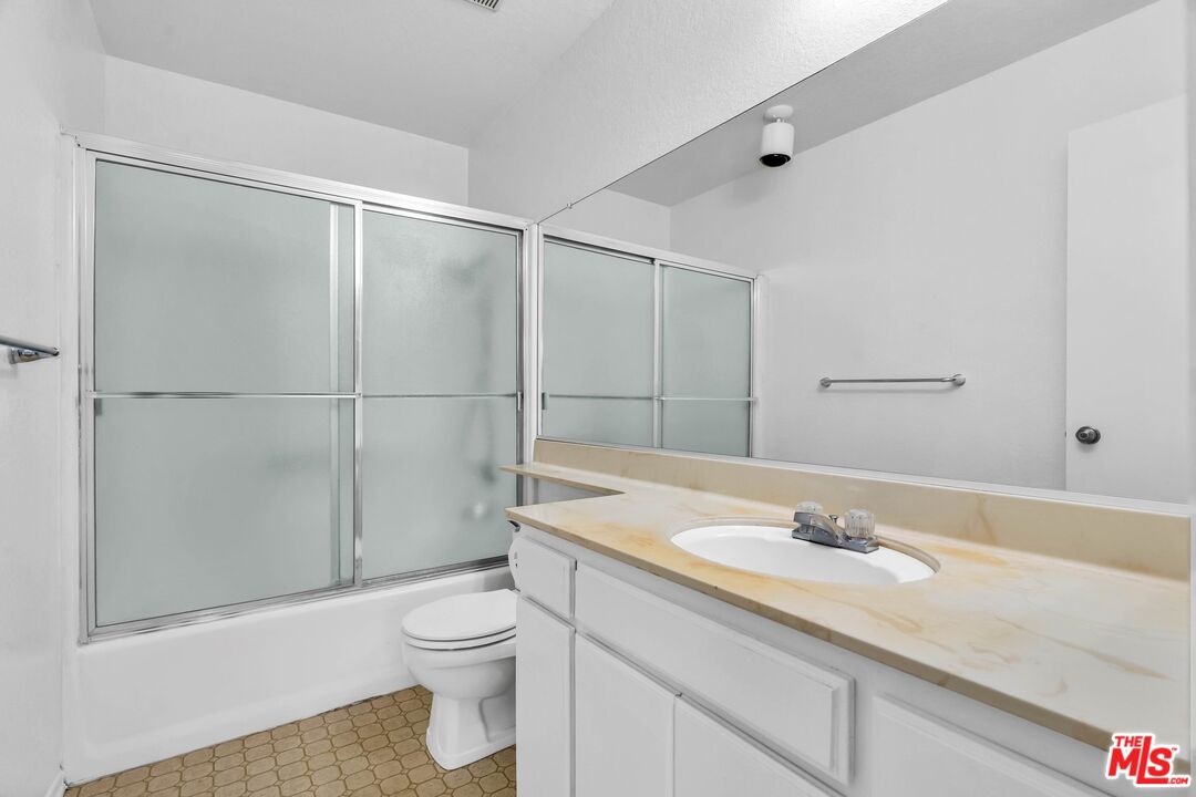 456 E Magnolia Blvd Unit: E