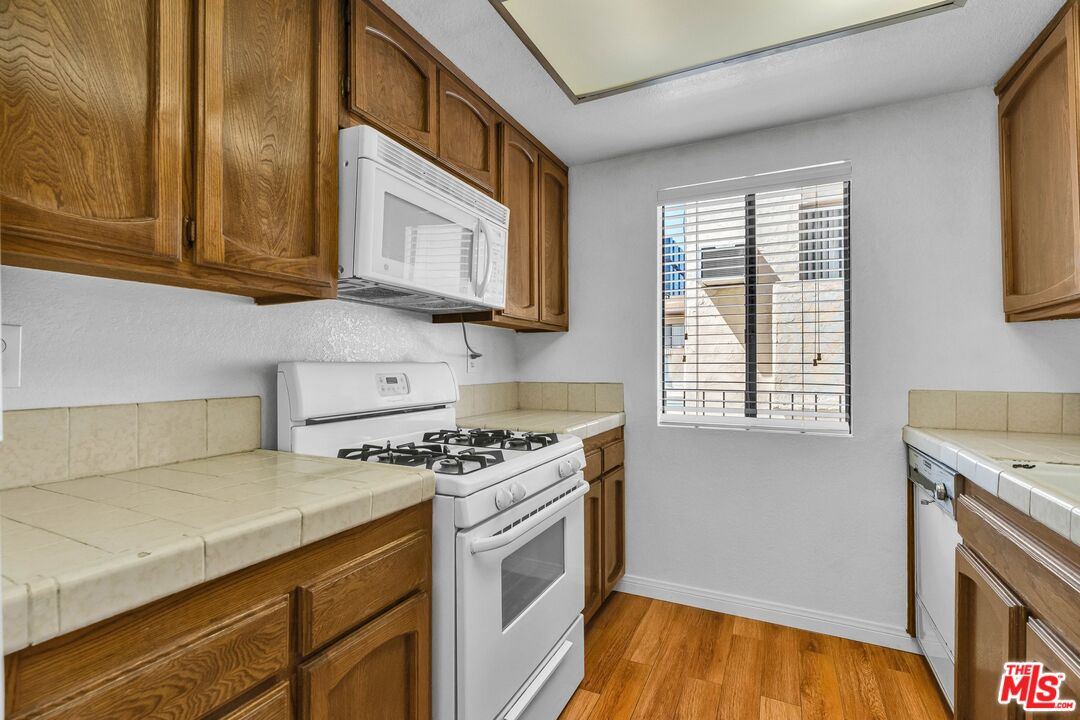 456 E Magnolia Blvd Unit: E