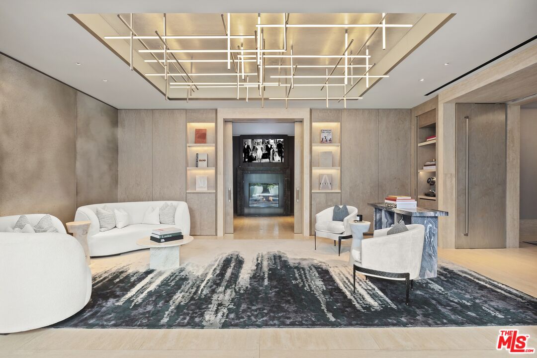 9200 Wilshire Blvd Unit: 206W