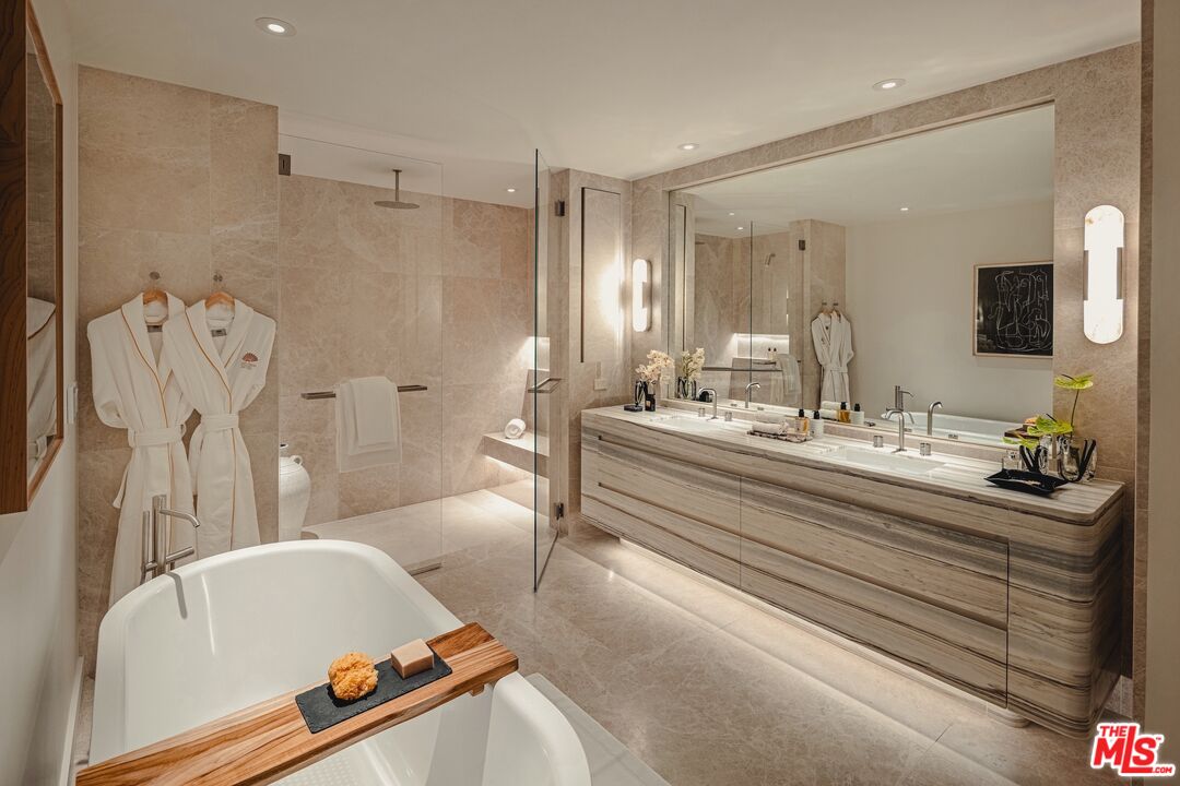 9200 Wilshire Blvd Unit: 206W