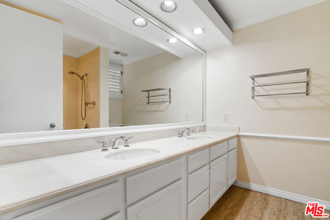 2102 Century Park Ln Unit: 213