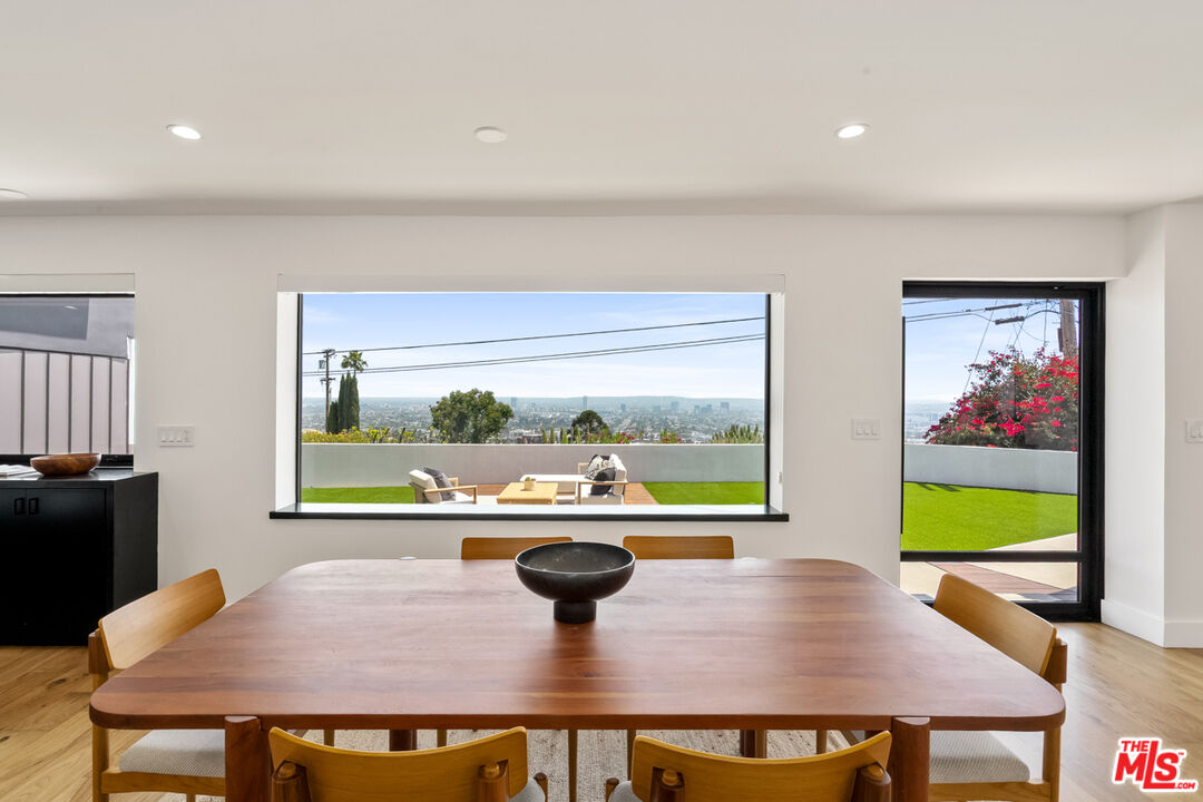 8021 Floral Ave