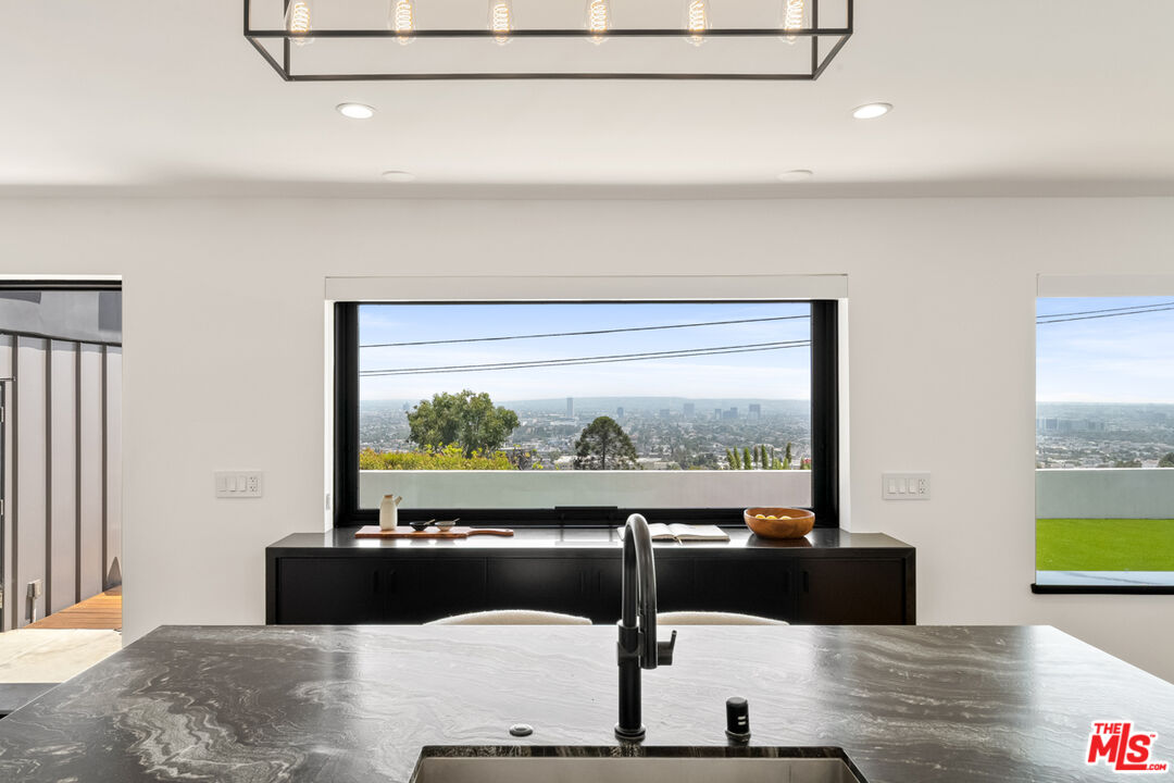 8021 Floral Ave