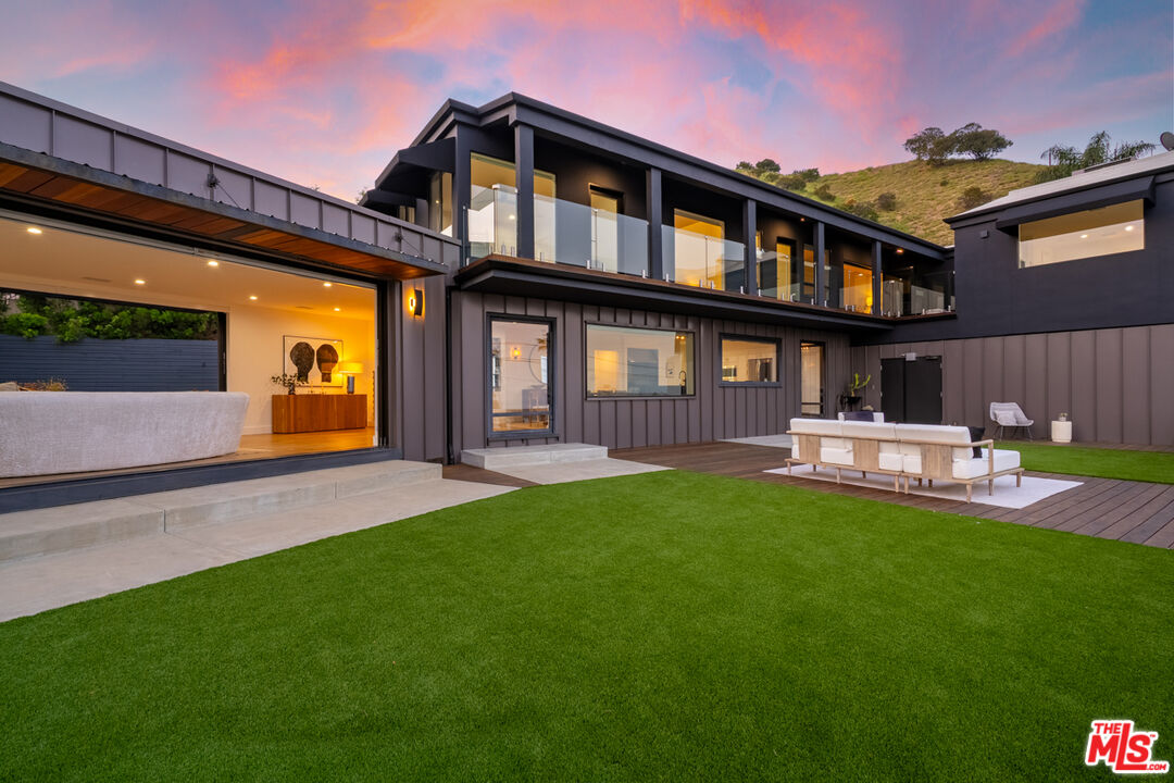 8021 Floral Ave