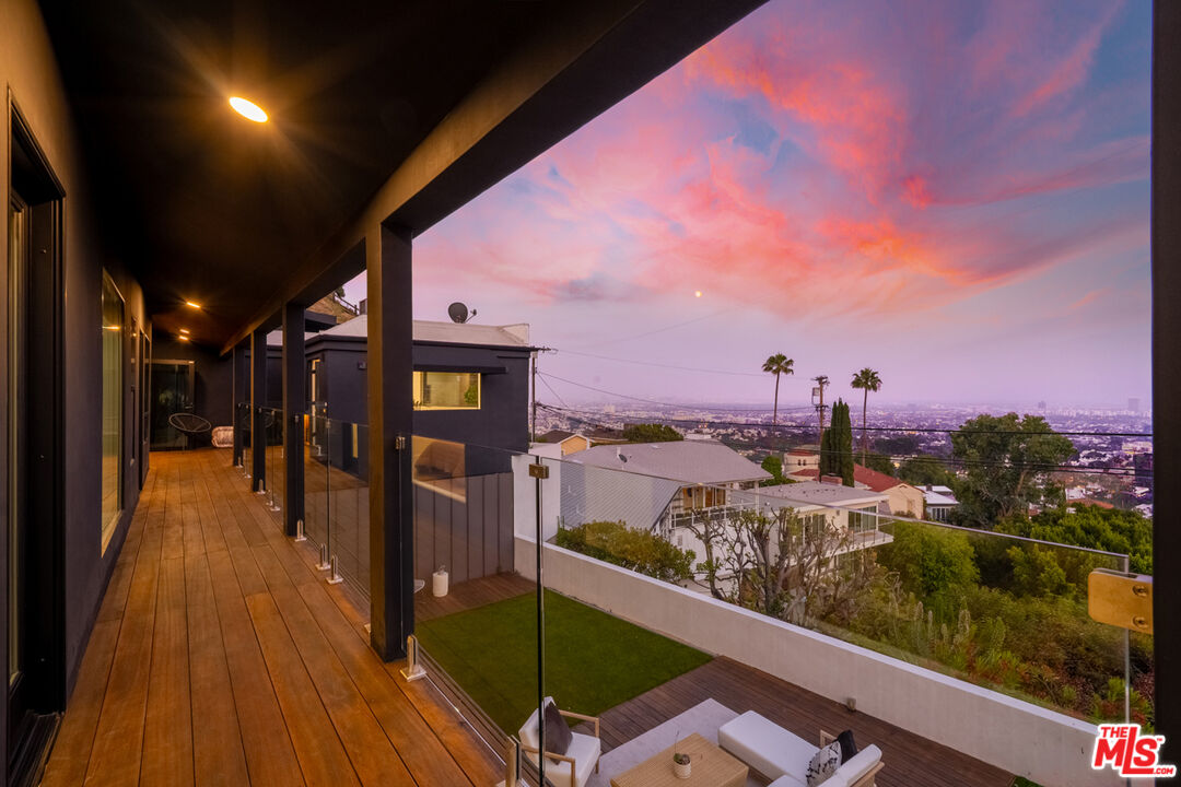 8021 Floral Ave