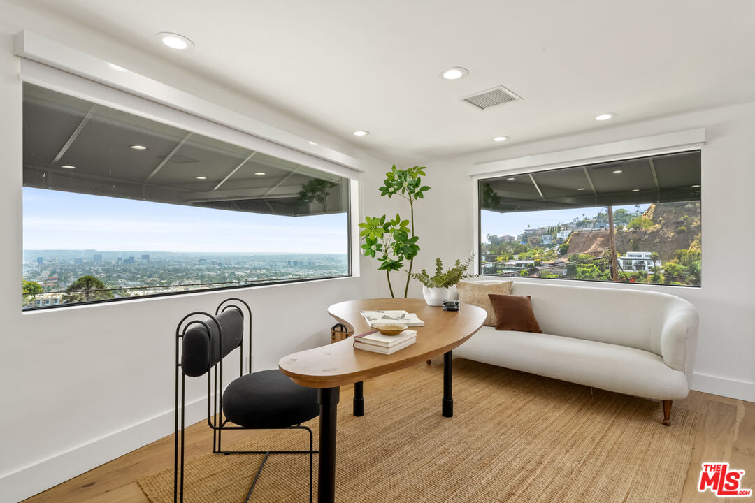 8021 Floral Ave