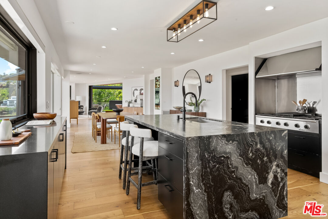 8021 Floral Ave