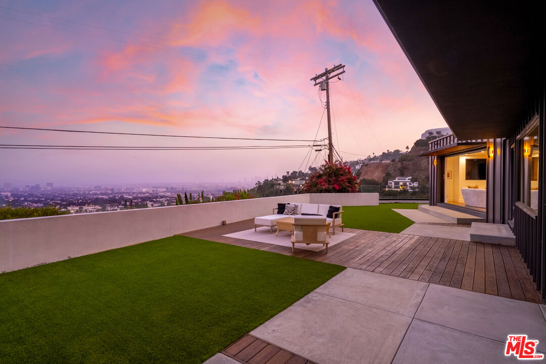 8021 Floral Ave