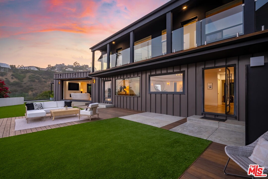 8021 Floral Ave