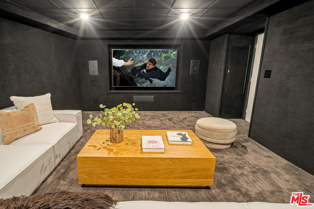 8021 Floral Ave