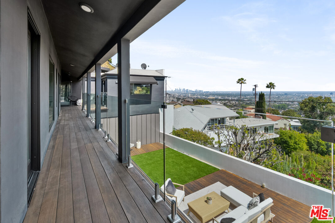8021 Floral Ave