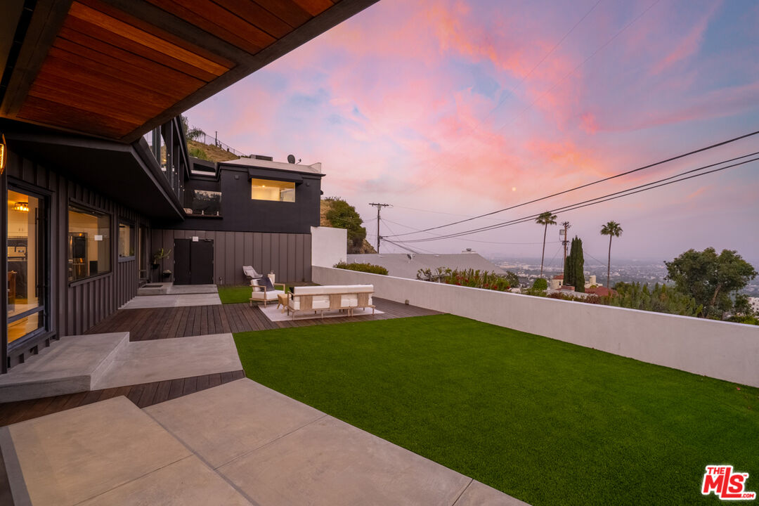 8021 Floral Ave