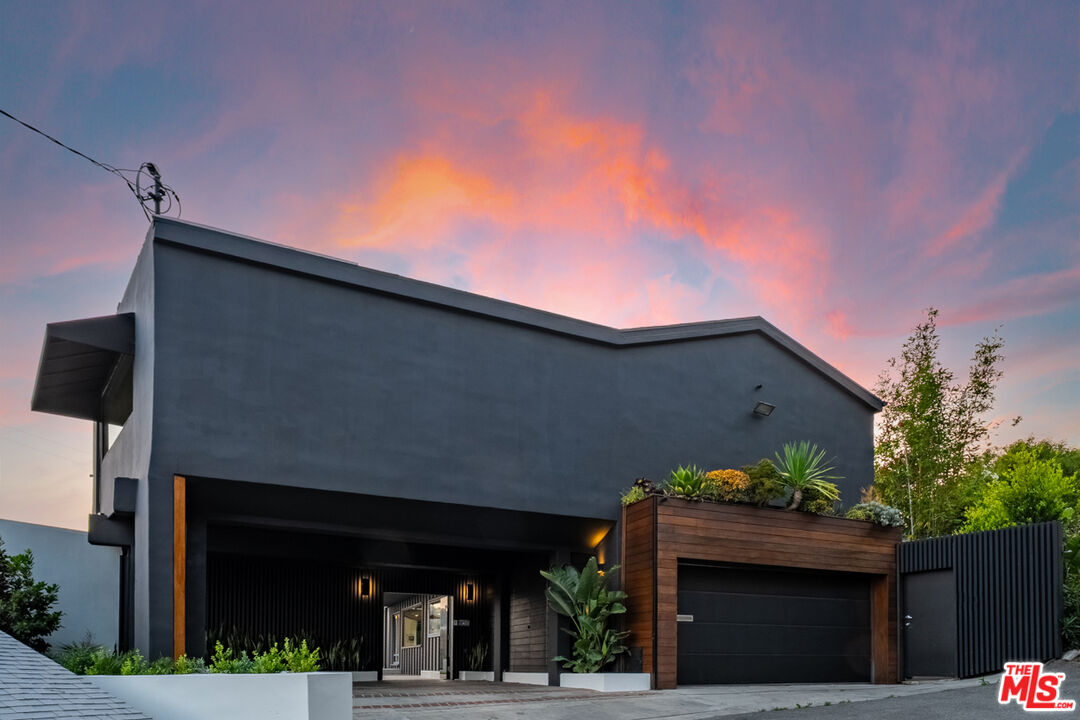 8021 Floral Ave