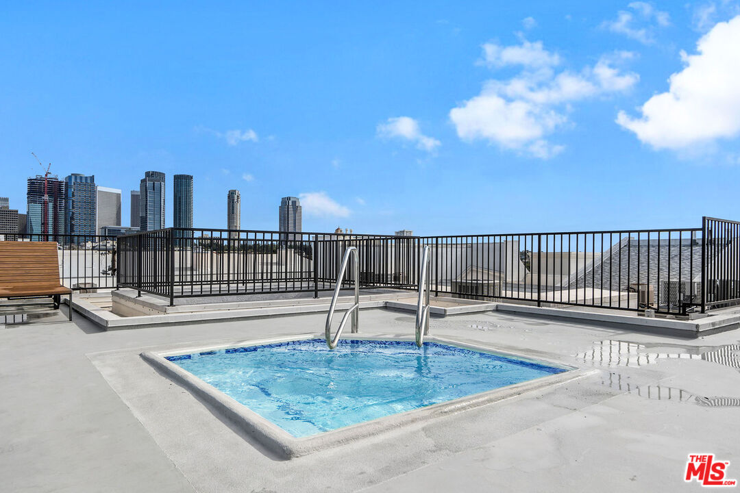 1830 Westholme Ave Unit: 204