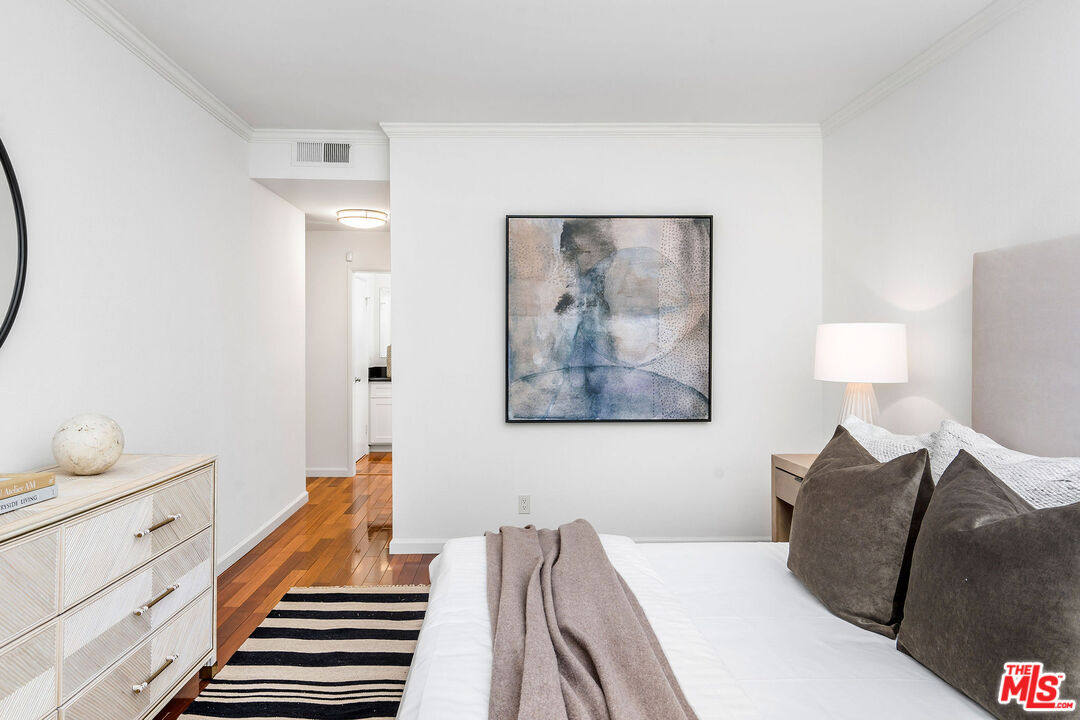 1830 Westholme Ave Unit: 204