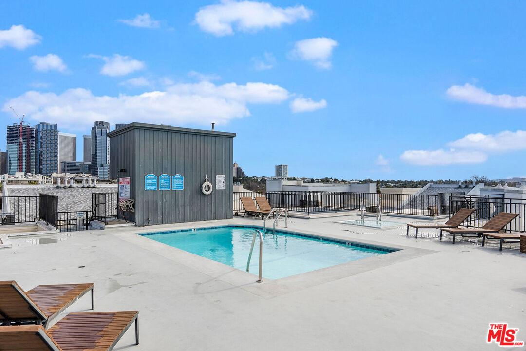 1830 Westholme Ave Unit: 204