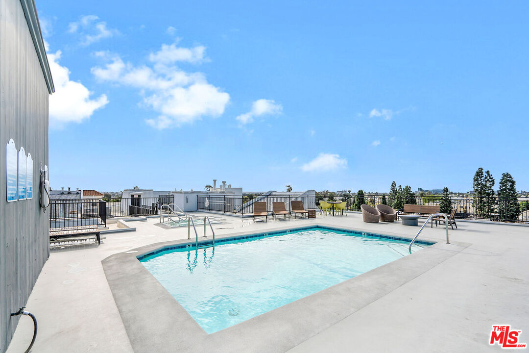 1830 Westholme Ave Unit: 204