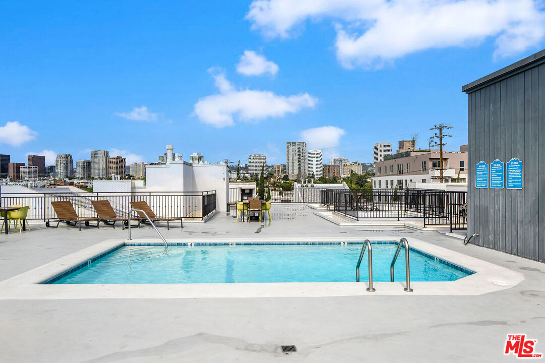 1830 Westholme Ave Unit: 204