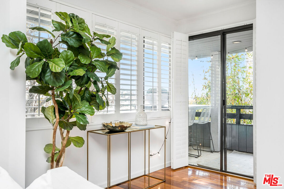 1830 Westholme Ave Unit: 204