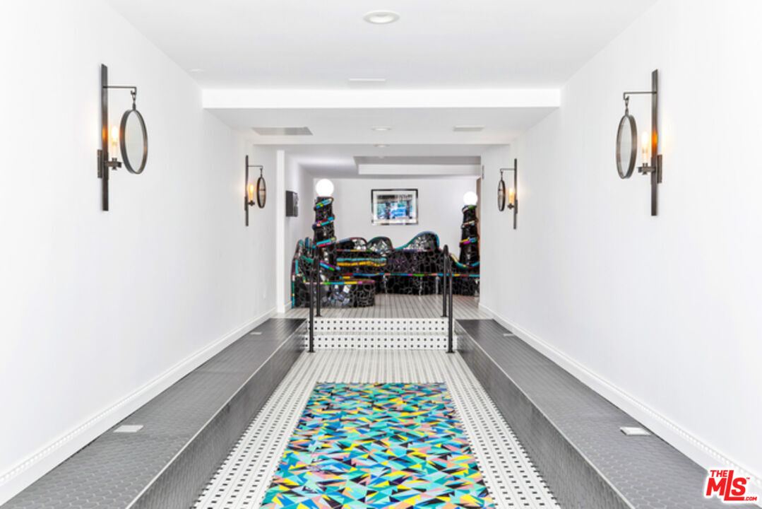 440 S Roxbury Dr Unit: 302