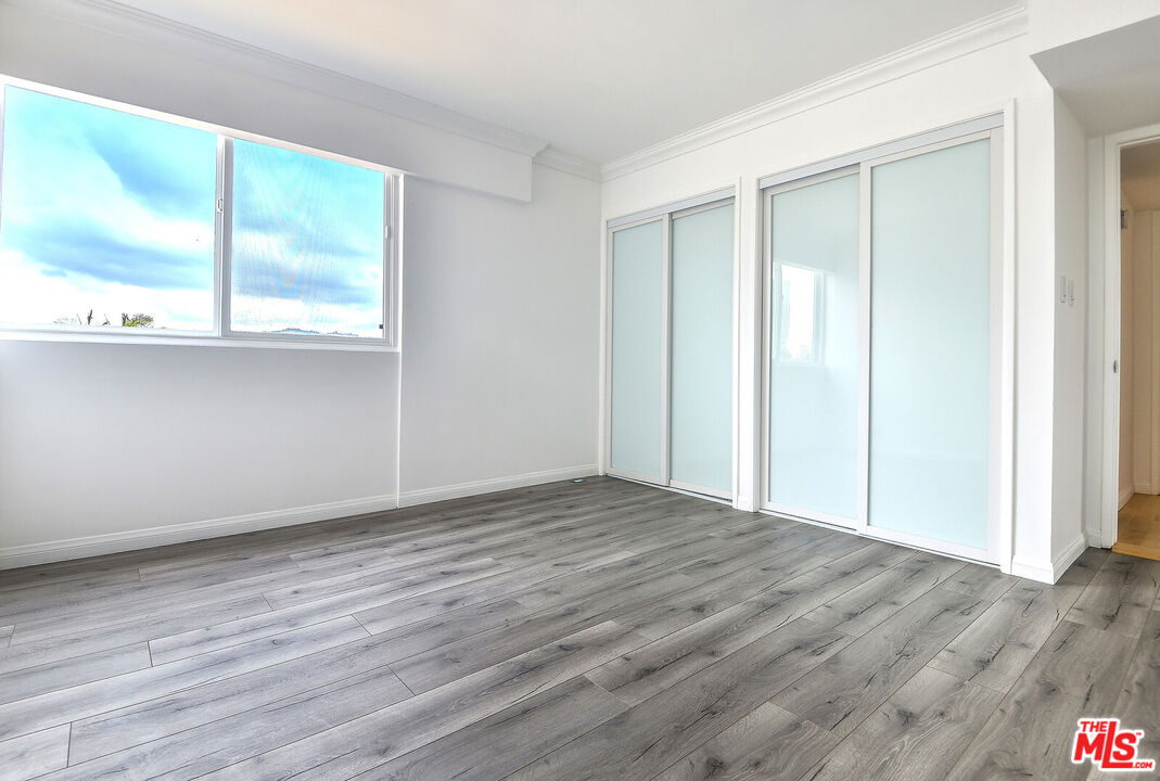 440 S Roxbury Dr Unit: 302