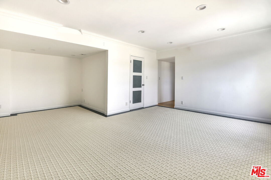 440 S Roxbury Dr Unit: 302