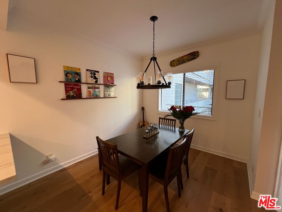 13331 Moorpark St Unit: 205