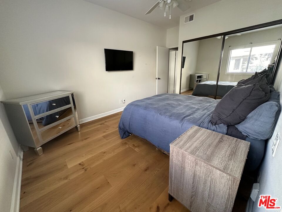 13331 Moorpark St Unit: 205