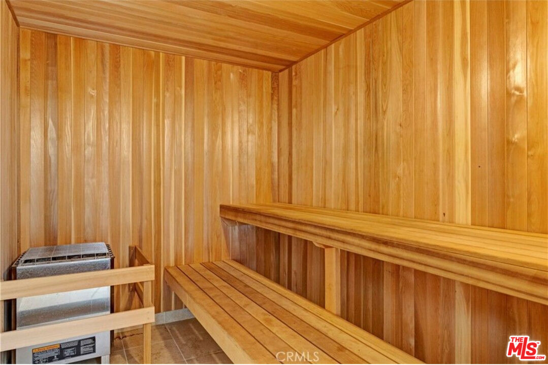 13331 Moorpark St Unit: 205