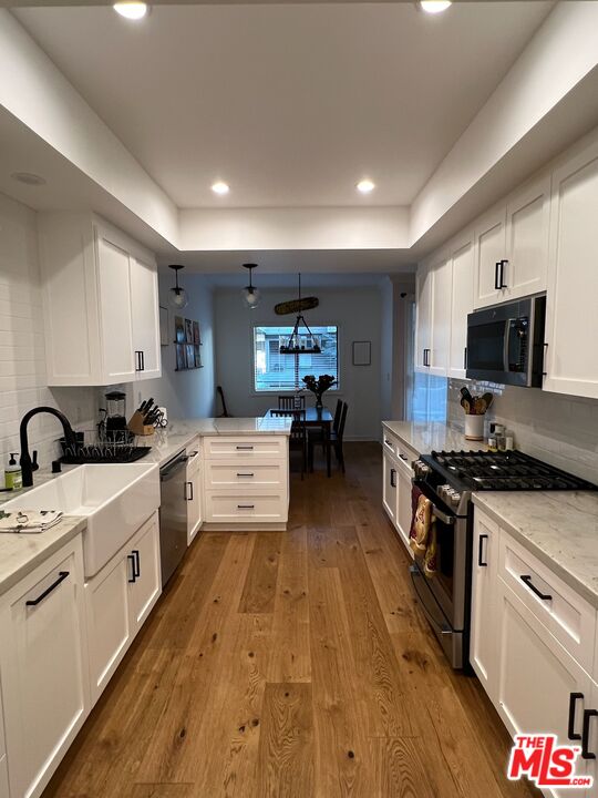 13331 Moorpark St Unit: 205