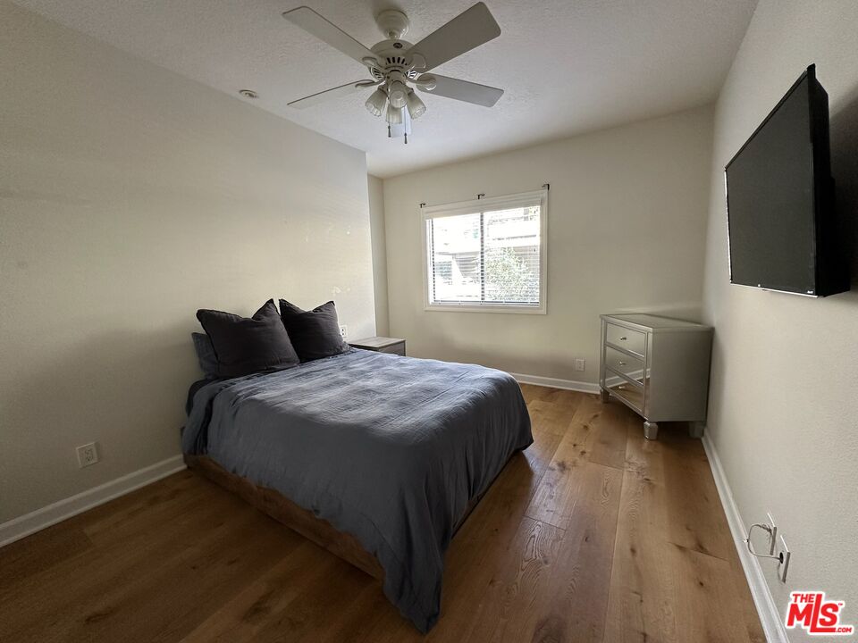 13331 Moorpark St Unit: 205