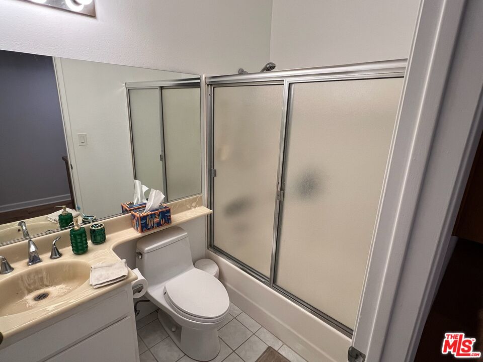 13331 Moorpark St Unit: 205