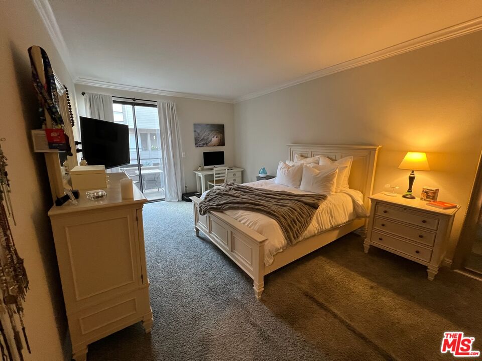 13331 Moorpark St Unit: 205