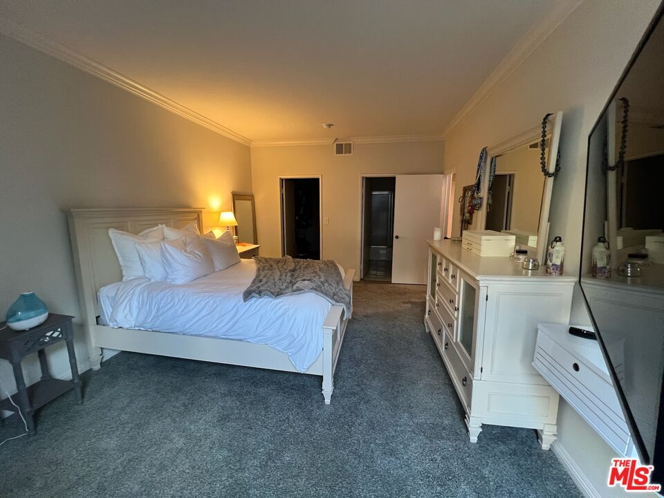 13331 Moorpark St Unit: 205