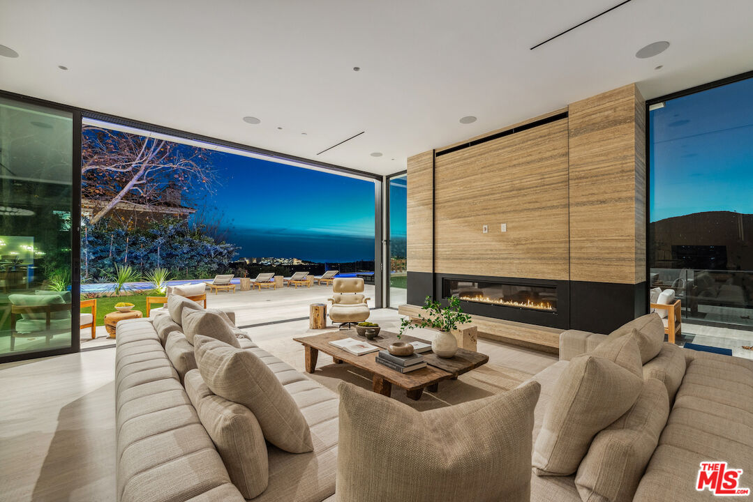 1149 Linda Flora Dr
