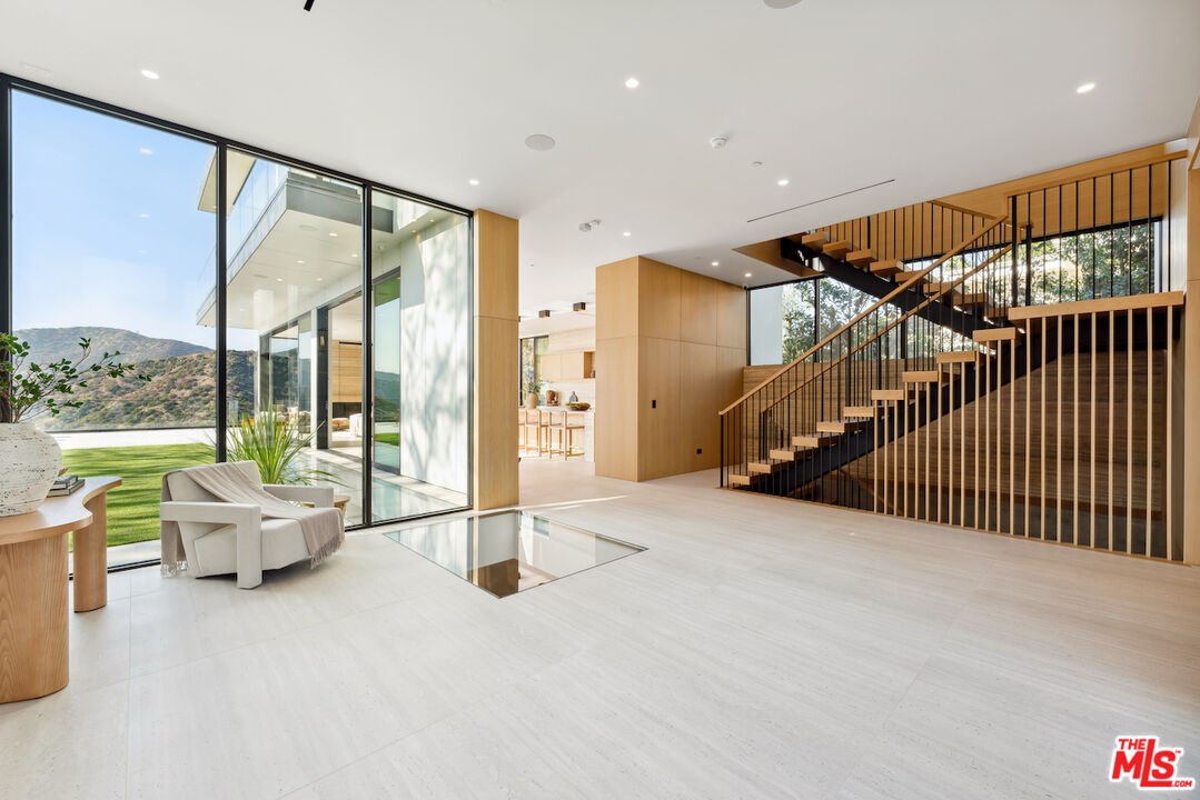 1149 Linda Flora Dr